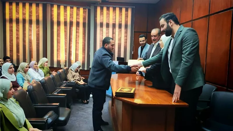 «علوم دمنهور» تحتفي بطلاب نشروا بحثًا عالميًا يدعم معالجة المياه