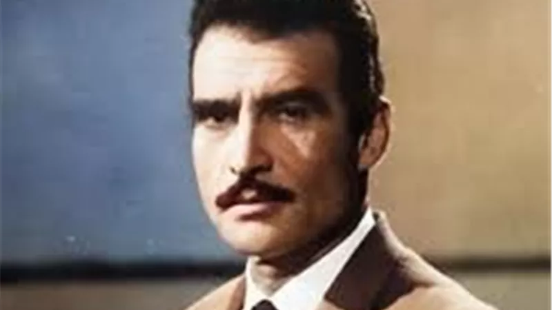 في ذكرى رحيله.. أحمد مظهر الأمير والرومانسي والمحارب في ذاكرة الفن المصري 