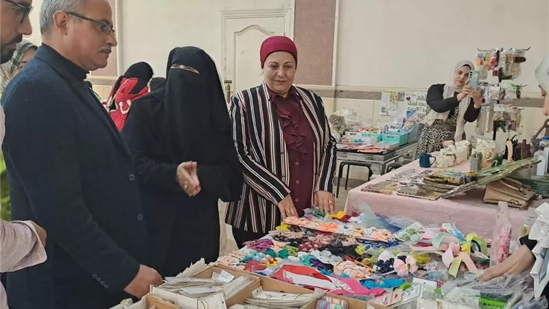 محافظ كفر الشيخ يفتتح معرض 