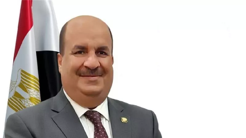 محمد عبدالحميد يواجه وزير الصناعة بـ5 تساؤلات حول نزيف العملة الصعبة