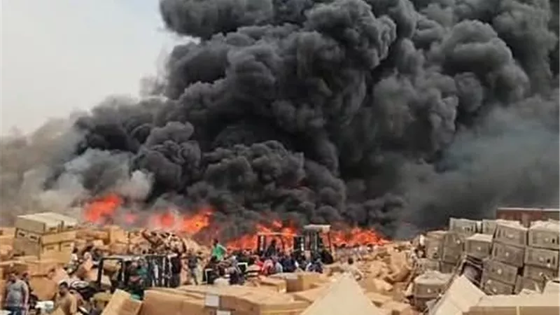 حريق هائل بمخزن 