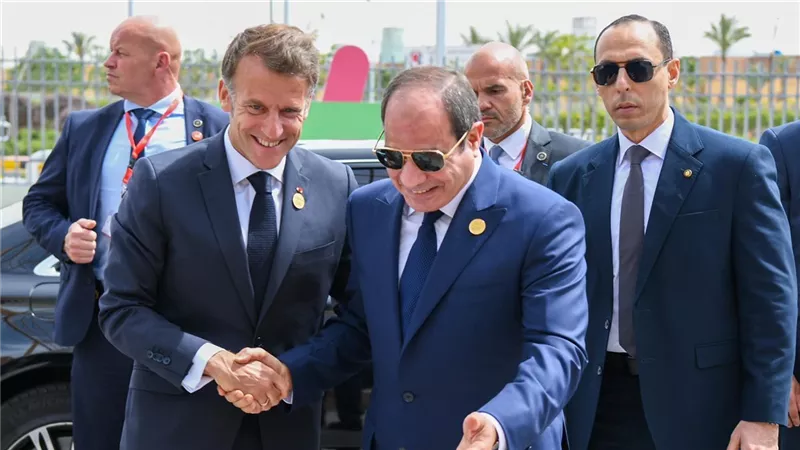 السيسي من جامعة سنجور: الاستثمار في الإنسان أساس التنمية في إفريقيا