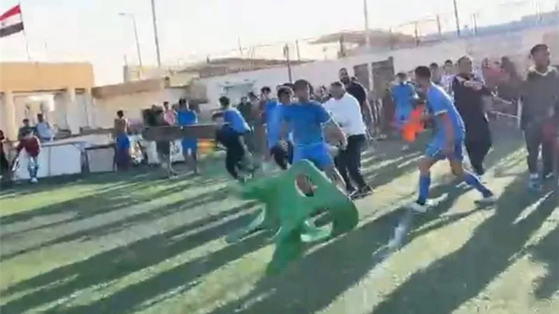مشاجرة عنيفة بين فريقى المدينة المنورة الاقصري والتجمع الأول بالقطامية