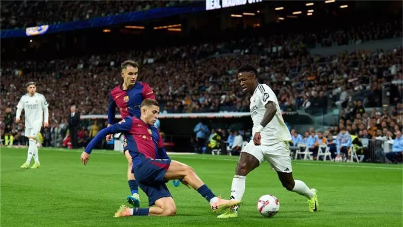كلاسيكو الأرض.. موعد مباراة برشلونة وريال مدريد في الدوري الإسباني
