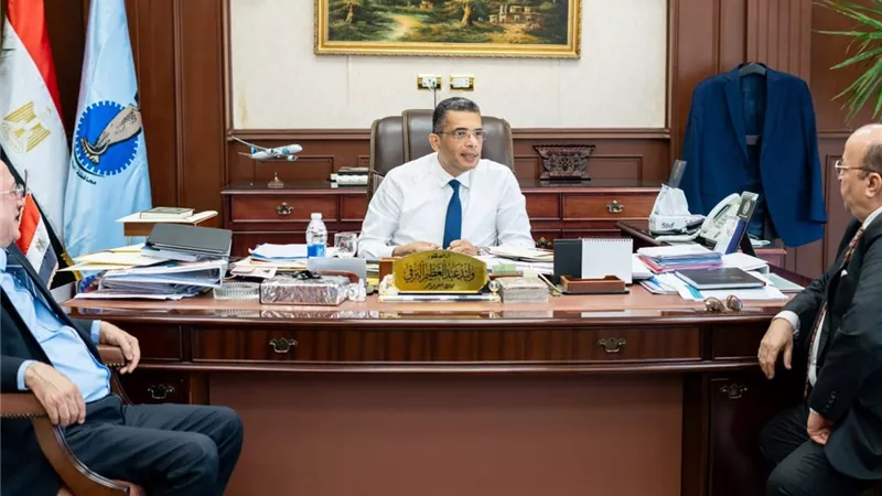 محافظ البحر الأحمر يتابع ترتيبات الدورة الـ4 لمهرجان الغردقة لسينما الشباب