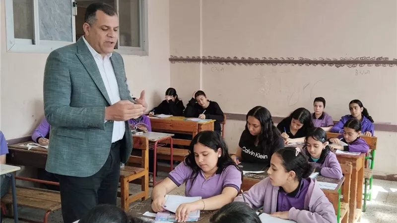 تعليم دمياط| يتابع امتحان المستوى لطلاب اللغات ومطابقتها للمواصفات الرسمية