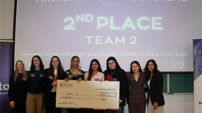 تفوق مصري عالمي.. 3 طلاب من جامعة مصر للمعلوماتية يحصدون جوائز دولية