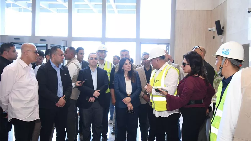 وزيرة الإسكان: الالتزام بالجداول الزمنية أولوية لتسليم مشروعات العلمين 