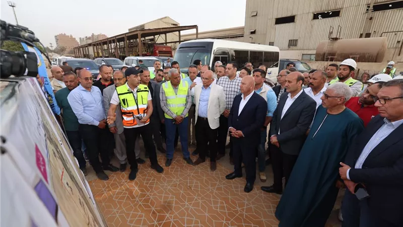وزير النقل يتفقد تطوير طريق الصعيد الصحراوي الغربي ومحور أبو تيج بأسيوط