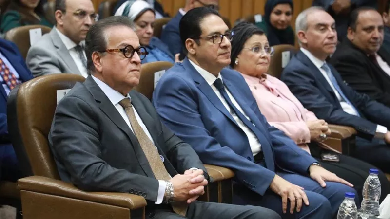 وزير الصحة يشارك في مناقشة رسالة دكتوراه حول مبادرة 100 مليون صحة