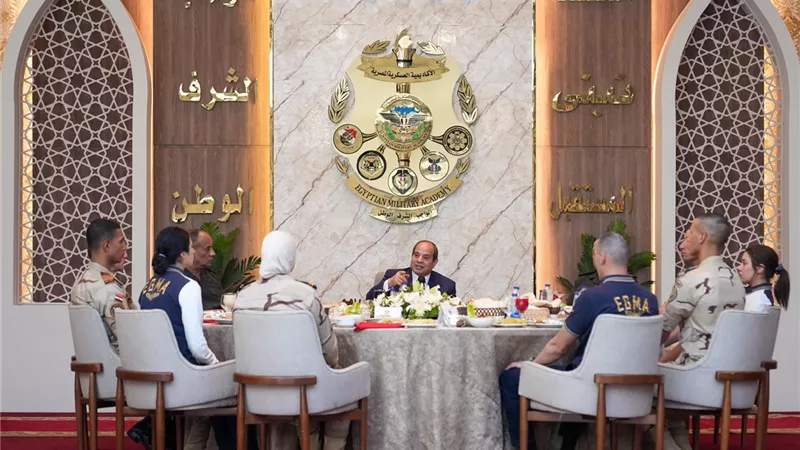 السيسي يتفقد القيادة الاستراتيجية ويزور الأكاديمية العسكرية بالعاصمة 
