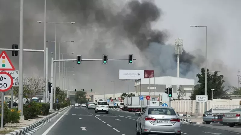 الدفاع القطري: طائرة مسيرة تستهدف سفينة تجارية في المياه الإقليمية للدولة