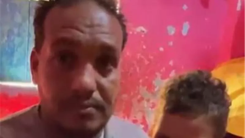 «يوسف فقد النور».. أب يستغيث بعد استئصال عيني طفله بسبب السرطان بالقاهرة
