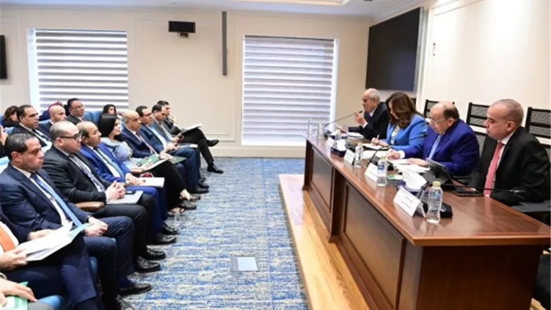 النواب يناقش تطوير الخدمات المرورية وإنشاء مطبات بالتجمع الخامس