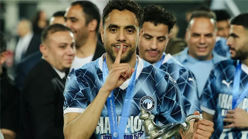 حقيقة كتابة «الكرة النسائية» على ميدالية لاعب بيراميدز |خاص 