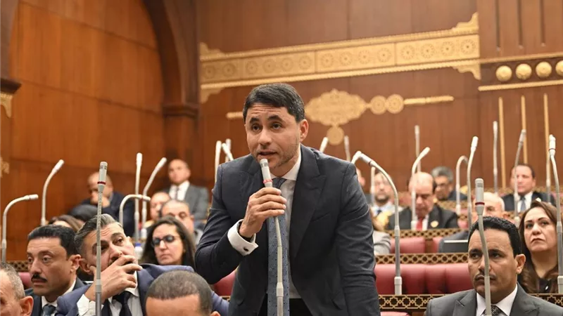 برلماني يطالب بتحويل المطارات لأدوات اقتصادية تجذب الاستثمار