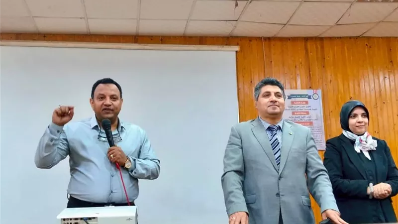 الطلاب الوافدون يستعرضون تجارب بلدانهم في ترشيد الطاقة بجامعة المنصورة 