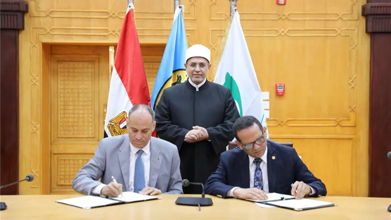 جامعة الأزهر وهيئة البريد توقعان بروتوكول تعاون لتقديم خدمات للطلاب