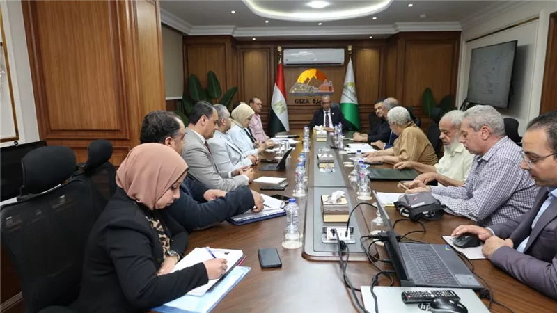 محافظ الجيزة يوجه بسرعة انتهاء أعمال الصرف الصحي ببولاق الدكرور والهرم