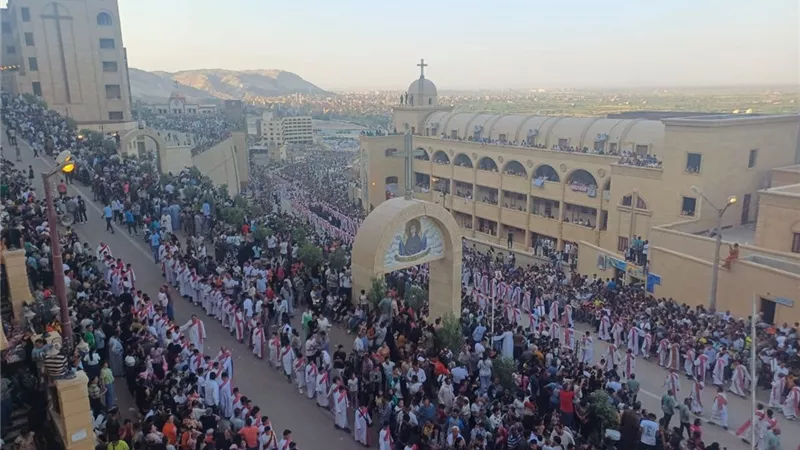 بـ«المدائح».. تفاصيل الاحتفال بعيد العذراء مريم في الكنيسة | صور