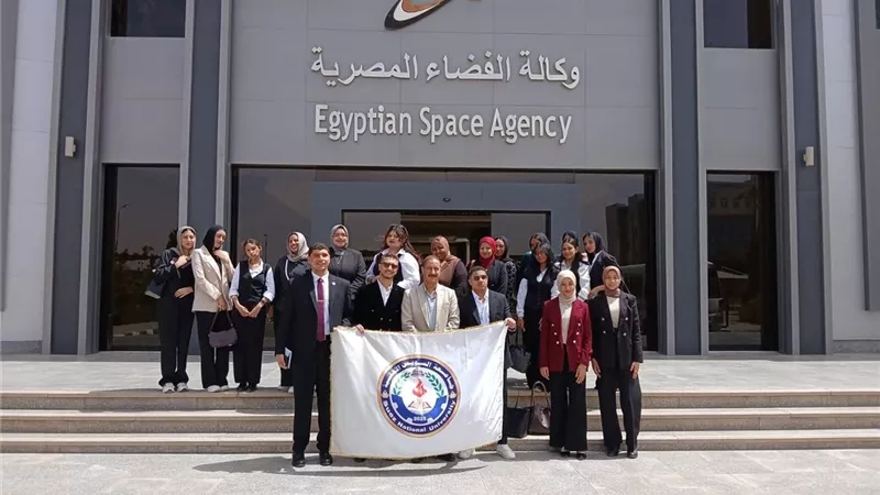 العلوم السياسية جامعة السويس تقوم بزيارة علمية لوكالة الفضاء المصرية