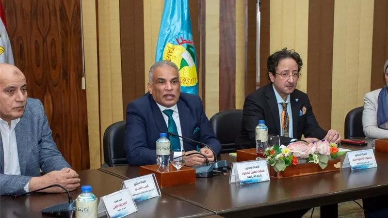 بالأرقام.. رئيس جامعة طنطا يستعرض 