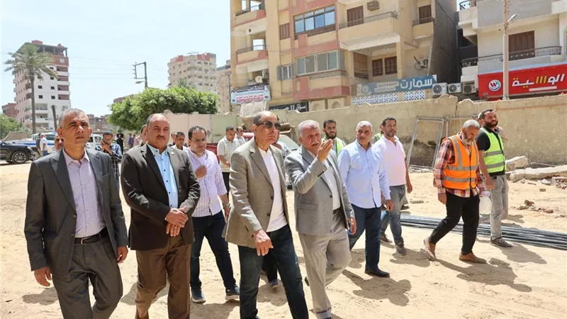 لتقليل كثافة الطلاب.. محافظ المنيا يتفقد مشروع توسعة مدرسة الشعب ببني مزار