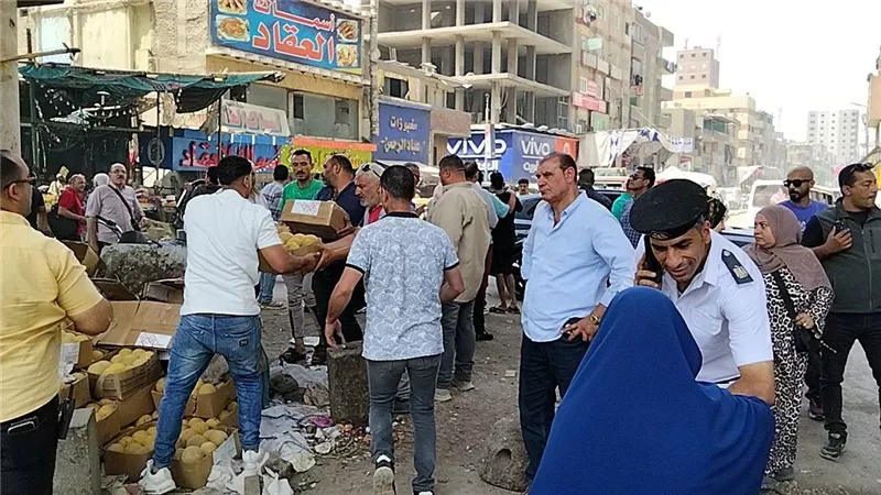 «الجيزة» تعيد الانضباط لشارع ناهيا ومحيط المزلقان بحي بولاق الدكرور
