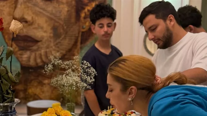 أعز أصدقائي ومرآة حياتي.. نجل الفنانة أصالة خالد الذهبي يحتفل بعيد ميلادها