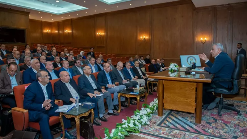 وزير الدولة للإنتاج الحربي يتابع الأداء المالي والإنتاجي للشركات التابعة
