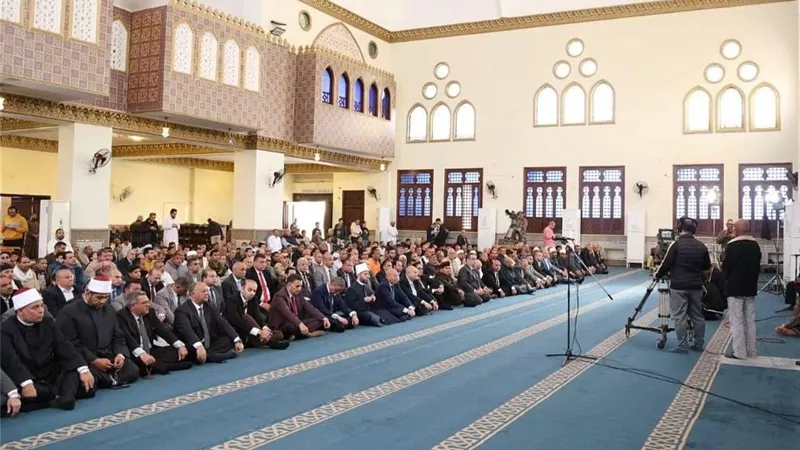 بث مباشر.. شعائر صلاة الجمعة الأخيرة من «ذي القعدة» في الجامع الأزهر