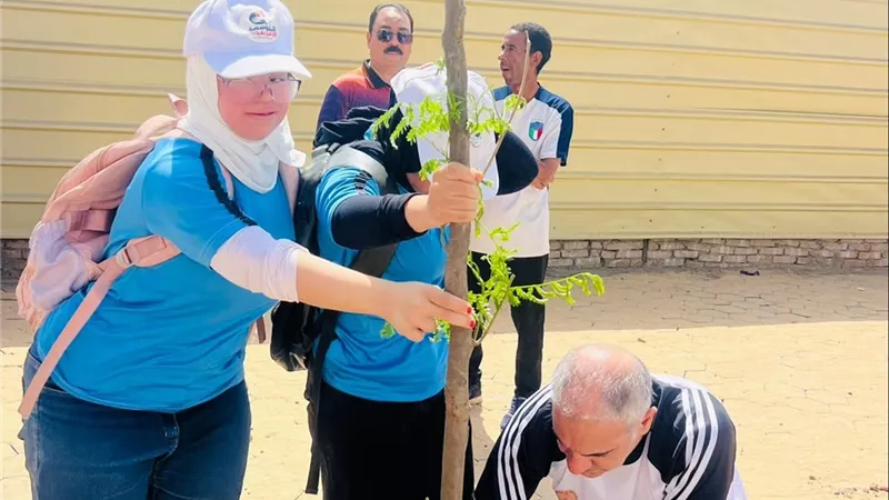 500 طالب من جامعة أسوان يشاركون في مبادرة التشجير والتجميل