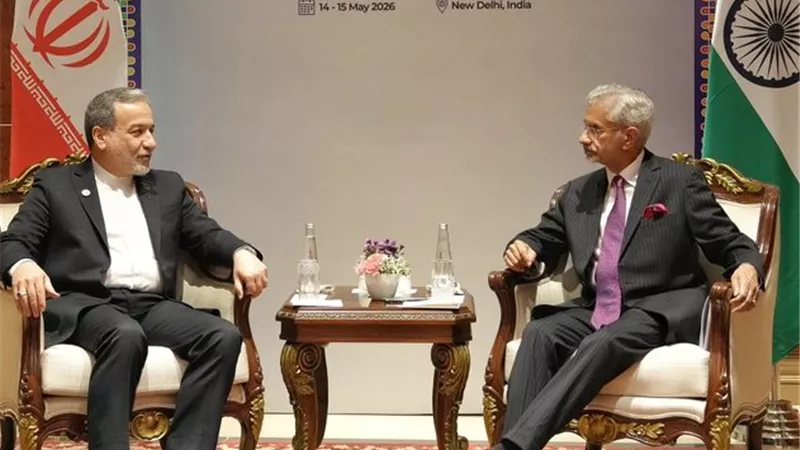 عراقجي لوزير الخارجية الهندي: سنواصل واجبنا التاريخي بحماية مضيق هرمز