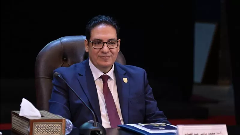 دراسة عالمية لجامعة القاهرة ترصد أخطاء الذكاء الاصطناعي في العلاج الدوائي