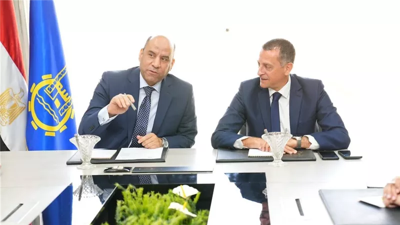 وزير العمل : 300 ألف جنيه تعويض لأسرة كل من يتعرض للوفاة من عمال المناجم