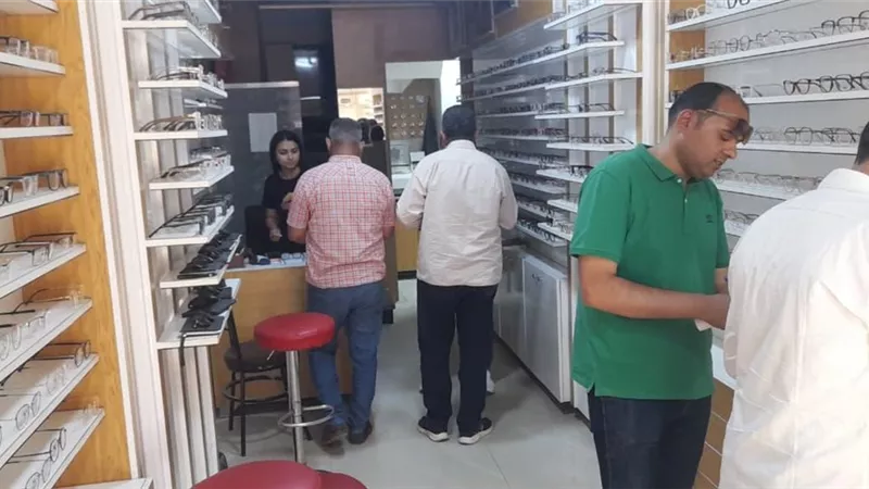 محافظ المنيا يوجه بتكثيف الحملات على المحال العامة غير المرخصة