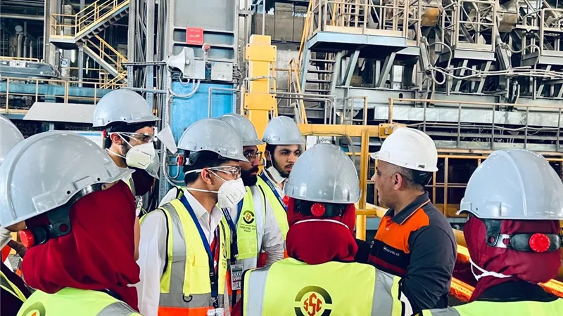 طلاب جامعة العاصمة في زيارة ميدانية إلى شركة صلب مصر لتعزيز الوعي الوطني 