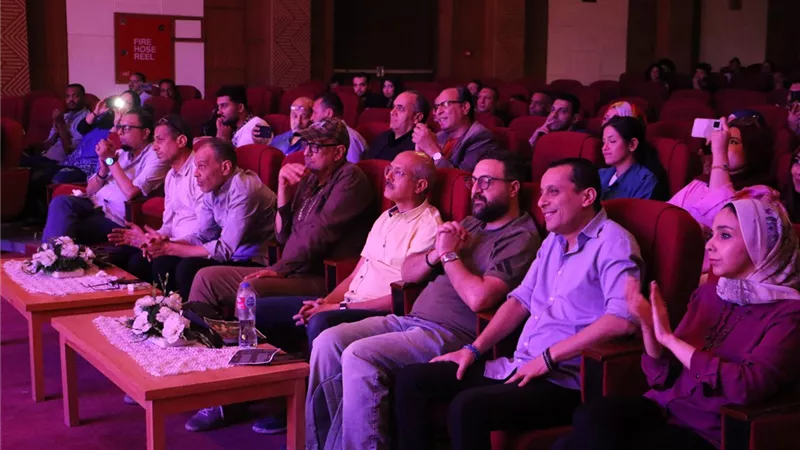عرض «سالب واحد»، تقدمه فرقة دسوق على مسرح السامر بالعجوزة