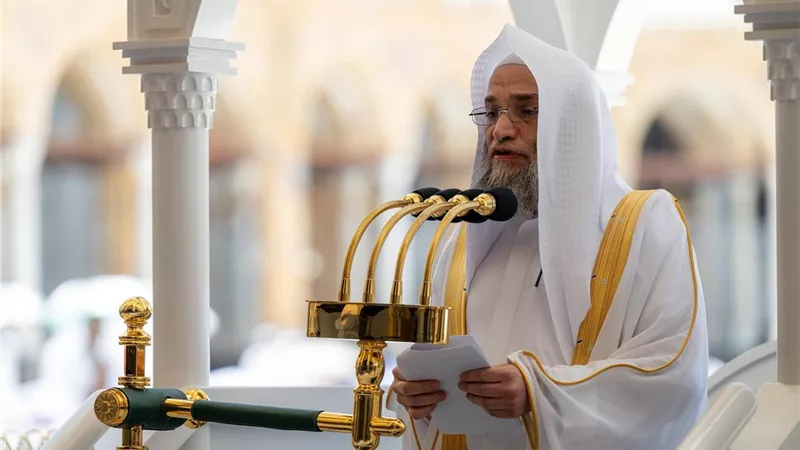 «فضل عظيم».. إمام الحرم المكي يحث المسلمين على استشعار فضل عشر ذي الحجة