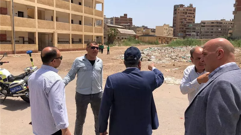 محافظ الدقهلية يوجه إنذارًا عاجلًا لملاك الأراضي الفضاء بجوار مدارس الجلاء