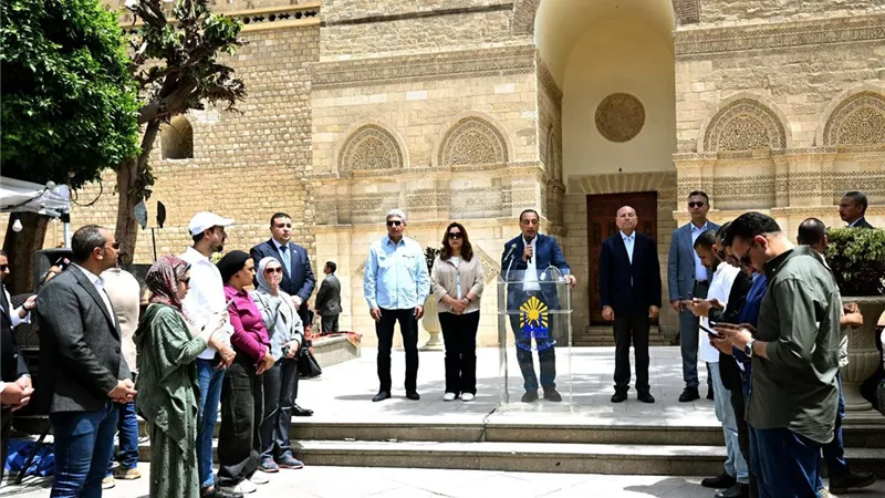 مدبولي يؤكد على دعم الحرف التراثية.. ويشيد بانطباعات السائحين عن القاهرة 