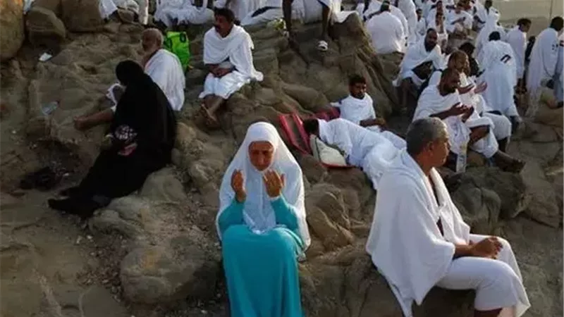 من قلب الحرب لبيت الله الحرام.. كيف وصل حجاج الحروب إلى مكة؟|تقرير 