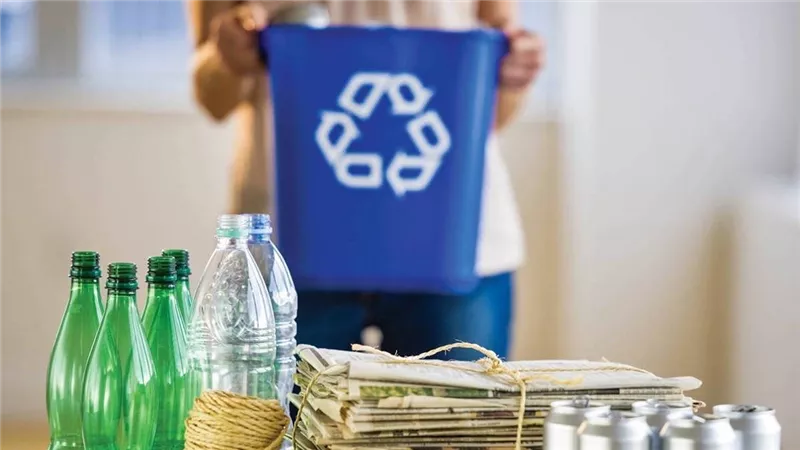 طرق سهلة لتحويل الزجاجات البلاستيكية إلى أفكار منزلية