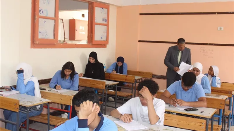 مدير تعليم الجيزة يتابع امتحانات حدائق أكتوبر ويوجه بتوفير مناخ آمن للطلاب