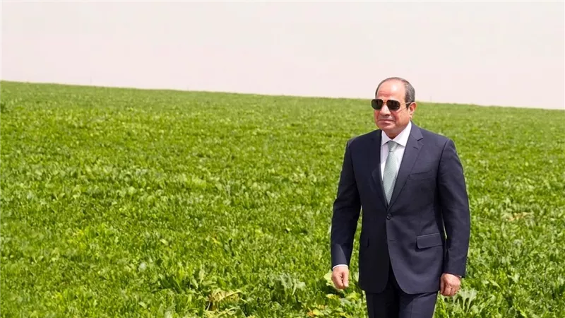 بالصور.. الرئيس السيسي يتفقد مشروع الدلتا الجديدة