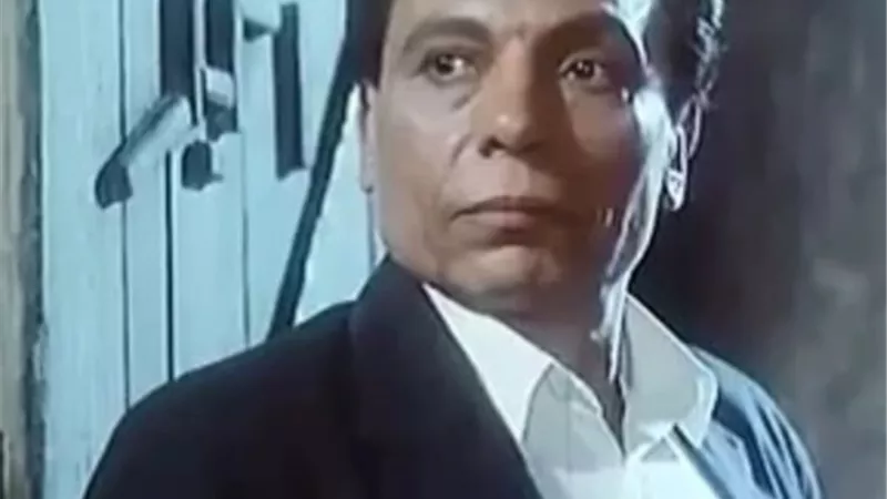 مؤمنا برسالة الفن.. عادل إمام زعيم قدم قضايا سياسية واجتماعية عبر الشاشة