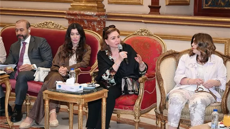 إلهام شاهين عن مناقشات 