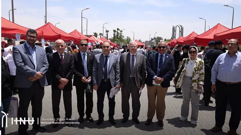 “اطمن على نفسك”  فعالية صحية لرفع الوعي بين طلاب جامعة حلوان الأهلية 