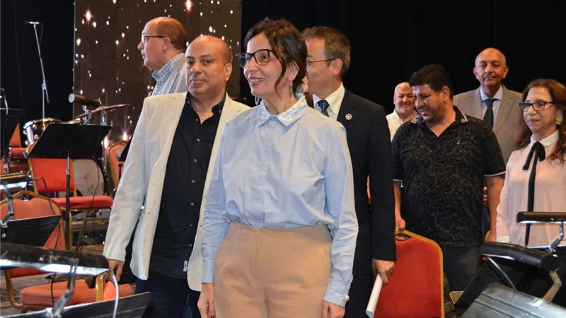 جيهان زكي تتابع خطط تطوير مرافق دار الأوبرا المصرية