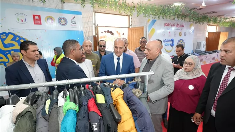 محافظ أسيوط يفتتح معرض 